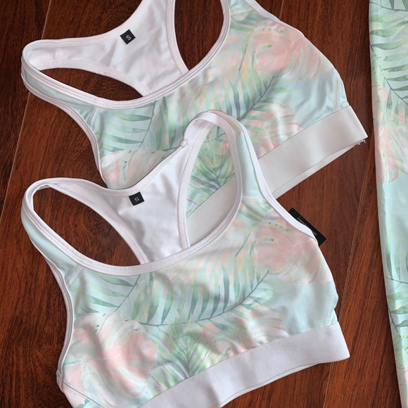 TWO PIECE WORKOUT OUTFIT WITH EXTRA SPORTS BRA - Picture 5 of 8